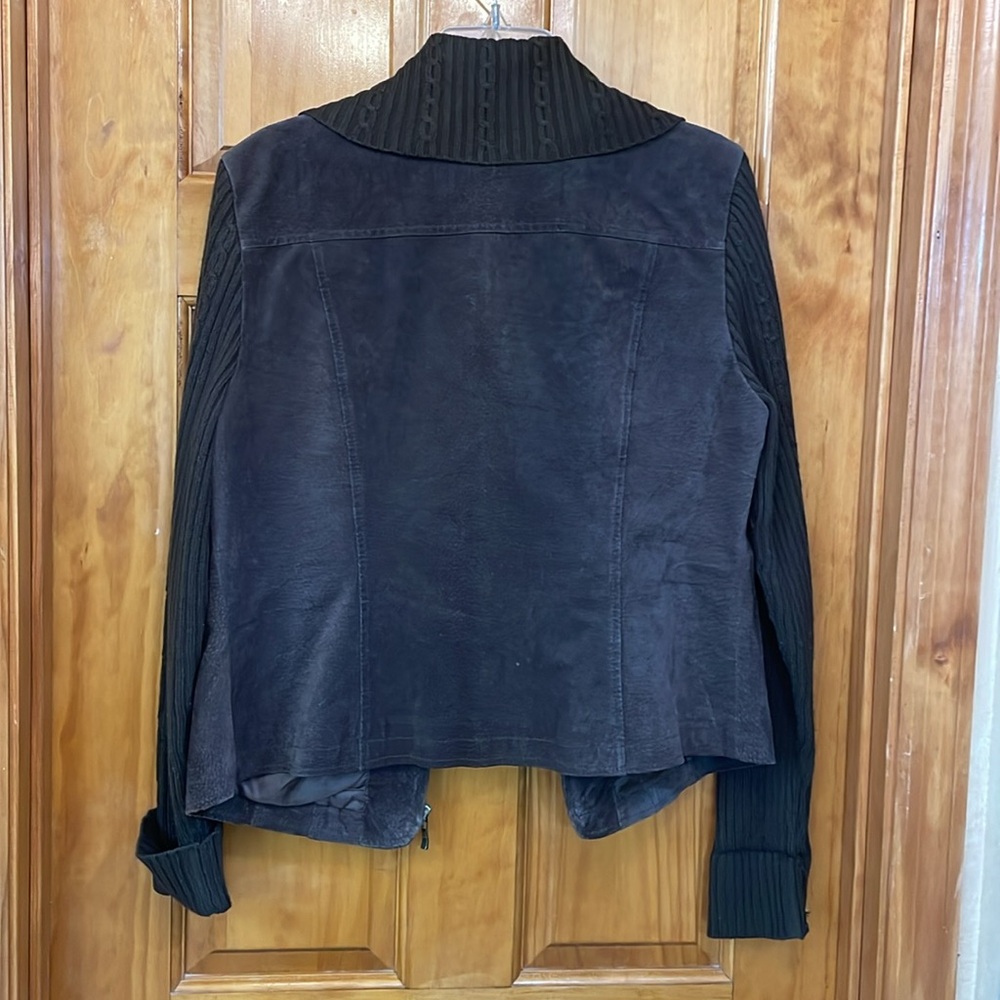 Fun Jacket!
Will keep you warm! - Picture 3 of 3